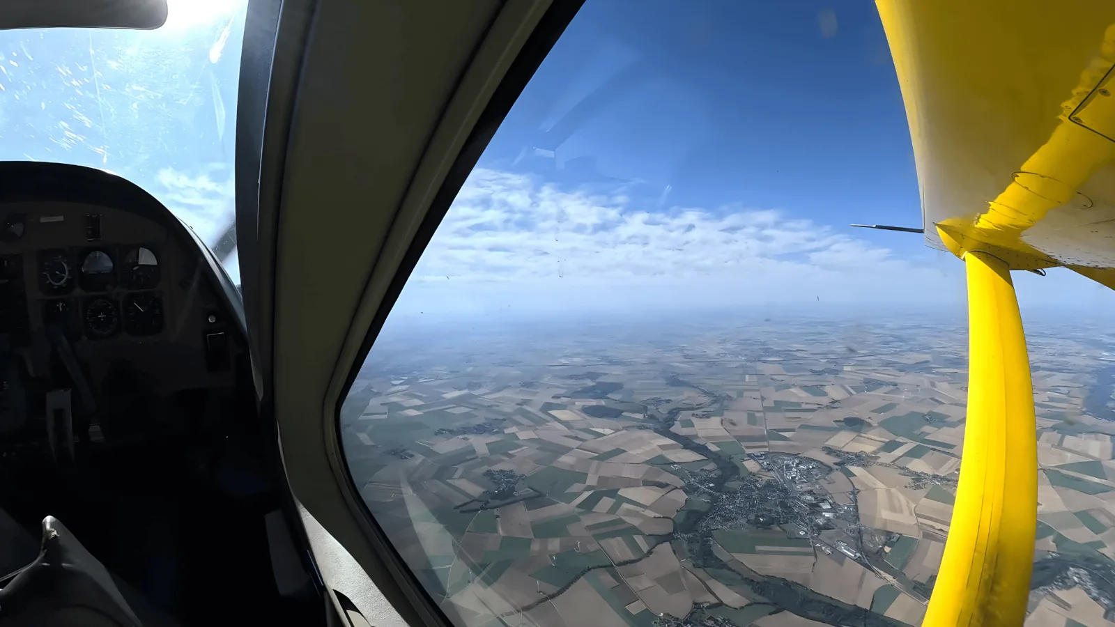 Vue depuis l'avion pendant la montée à 4 000 m