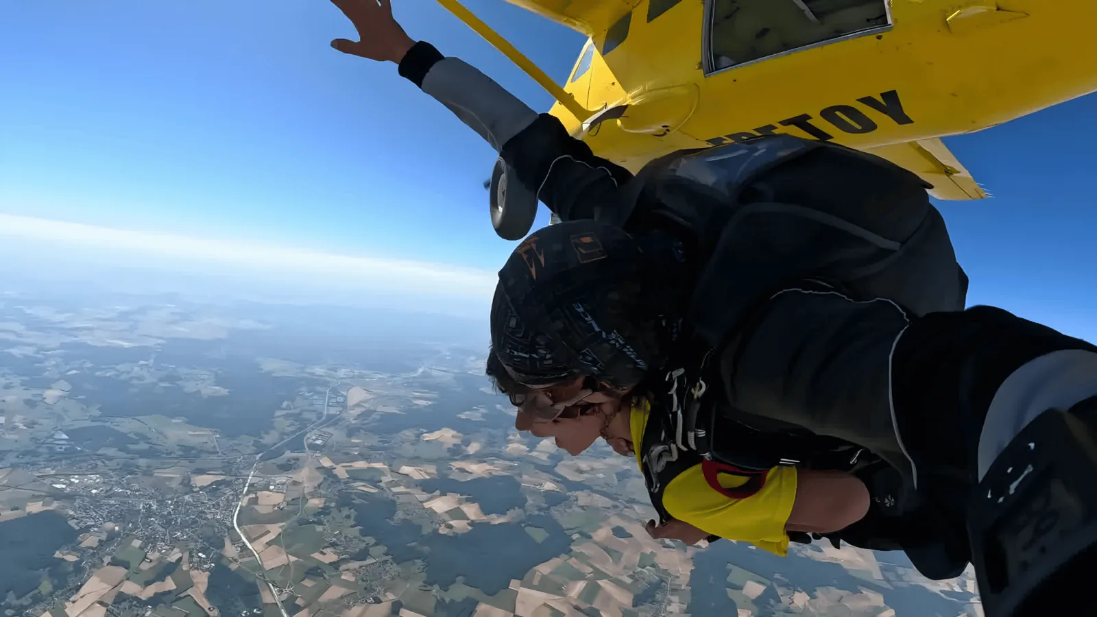 Chute libre en tandem à 200 km/h